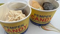 Pempek yang jadi favorit di booth Pempek Candy, pempek keriting dan pempek kapal selam. Teksturnya lembut dengan rasa ikan yang dominan. Foto: Detikfood