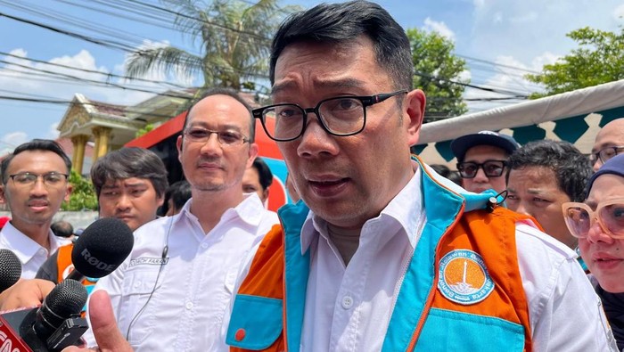 Ridwan Kamil Luncurkan Mobil Curhat