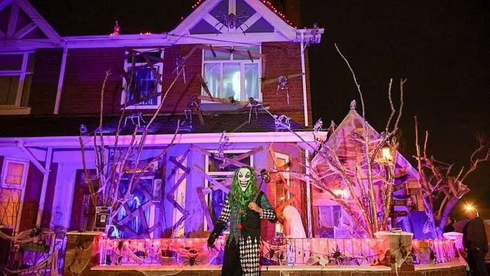 Rumah dengan konsep Halloween