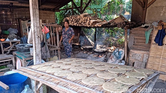 Warga tengah produksi kicimpring