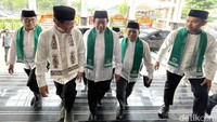 Acara tersebut juga dihadiri Calon Gubernur Jakarta Pramono Anung. Selain itu juga hadir sekretaris Tim Pemenangan Ridwan Kamil Suswono, Basri Baco, dan Cawagub Kun Wardana yang juga merespon positif prinsip karakter luhur untuk kontribusi pendidikan bagi generasi muda.