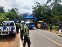 Angkot di Sumsel Terjun ke Jurang saat Hindari Motor, 1 Tewas-7 Terluka