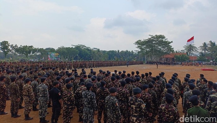 Apel Akbar Banser menolak peredaran miras di Ponpes Minggir, Sleman, Minggu (3/11/2024).
