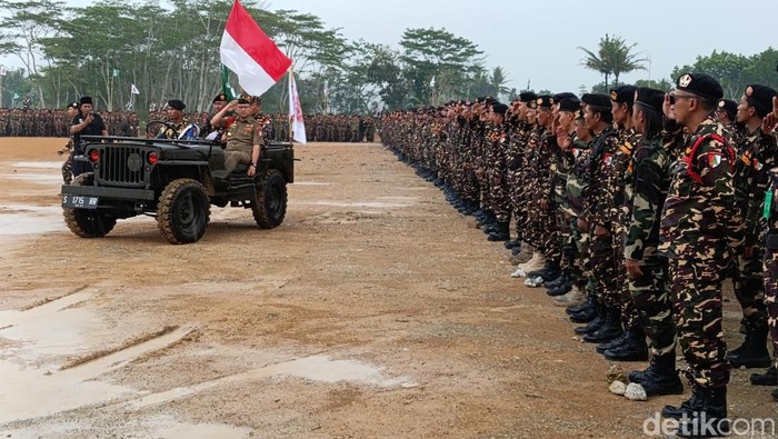 Apel Akbar Banser menolak peredaran miras di Ponpes Minggir, Sleman, Minggu (3/11/2024).