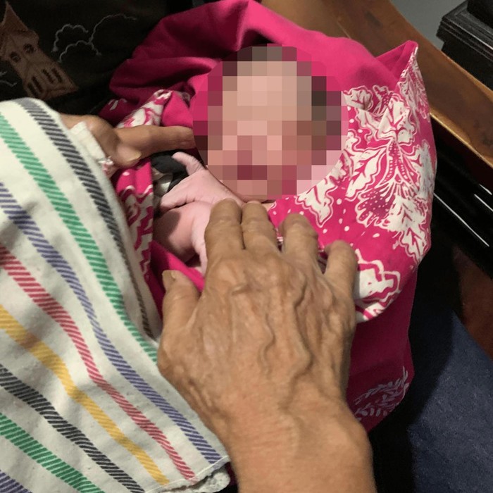 Bayi ditemukan di Atap Rumah Warga di Pacarkeling