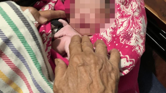 Bayi ditemukan di Atap Rumah Warga di Pacarkeling