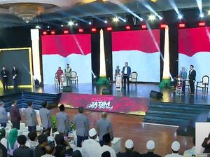 Khofifah Bicara Capaian di Debat, Risma Program Resik-Luluk Bikin Aplikasi