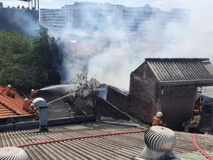 6 Rumah Warga Jalan Kemayoran Surabaya Terbakar, Diduga Korsleting
