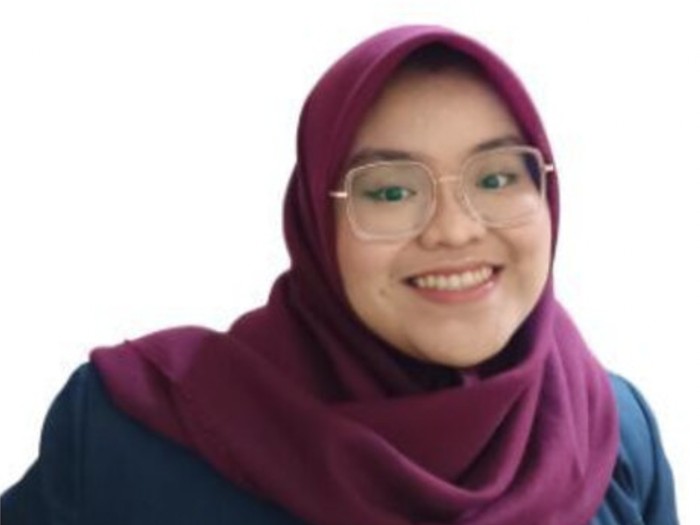 Fadiya Furuujihim Rohsarifuddin, mahasiswa fast track S1-S1 dan wisudawati terbaik Unair