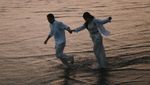Romantisnya Foto Prewedding Febby Rastanty dan Drajad Djumantara