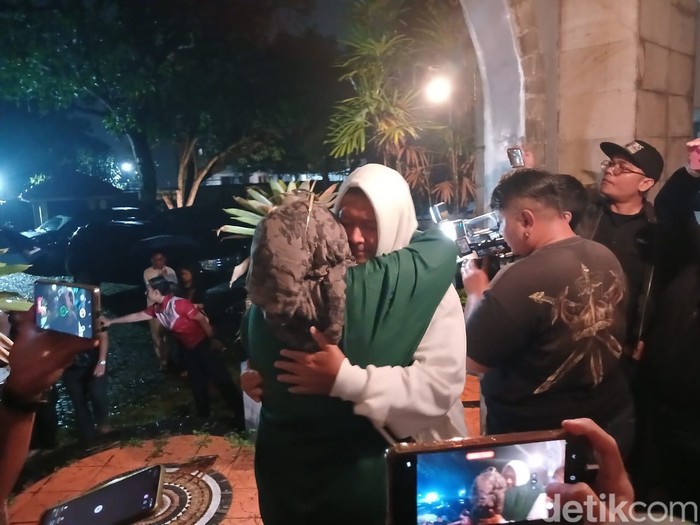 Jenazah Dina Mariana Tiba di Rumah Duka