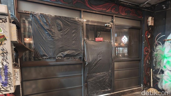 Kafe Kulkas Babe di Jalan Gatsu Solo yang dirusak orang tak dikenal. Foto diambil Sabtu (2/11/2024).