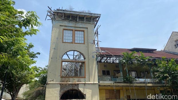 Kondisi terkini bangunan Hotel Dibya Puri di Jalan Pemuda, Kelurahan Sekayu, Kecamatan Semarang Tengah, Minggu (3/11/2024).