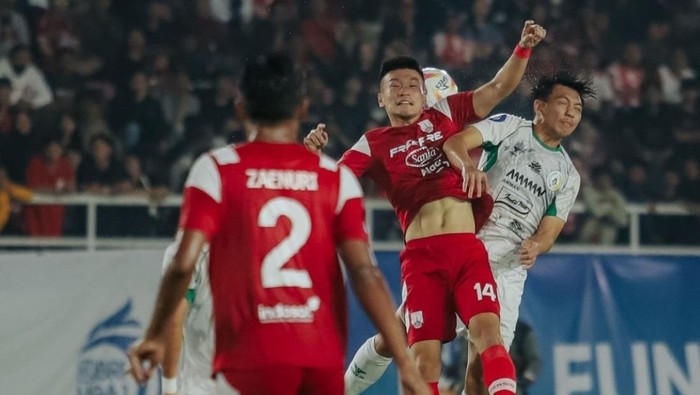 Laga Persis Solo vs PSS Sleman di Stadion Manahan, Solo, Minggu (3/11/2024).