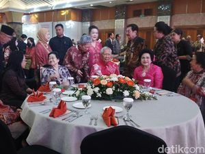 Video: Megawati hingga Pramono-Rano Hadiri Peluncuran Buku Guntur