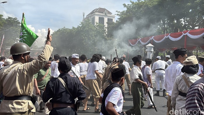 Parade Juang Surabaya Kembali Digelar, Semarakkan Peringatan Hari Pahlawan