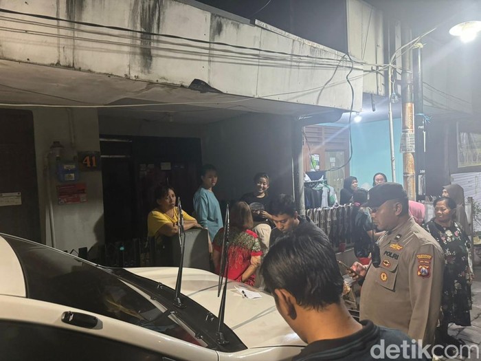 Penemuan bayi dengan tali pusar di rumah warga