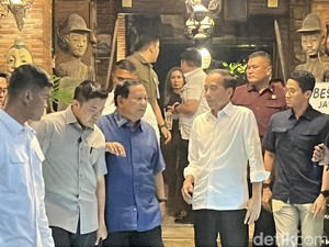Makan Malam dengan Jokowi, Prabowo: Ngobrol Masalah Ini dan Itu