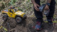 Kejuaraan 4x4 remote control memperebutkan piala Panglima TNI yang diikuti 35 pehobi mobil RC dari berbagai daerah di Jawa Barat.