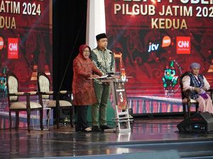 Quick Count Pilgub Jatim: Risma-Gus Hans Buntuti Khofifah-Emil
