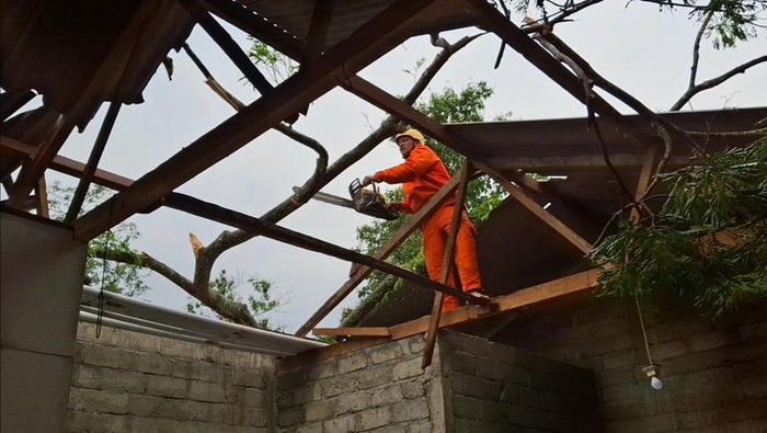27 Rumah di Tulungagung rusak tersapu angin kencang