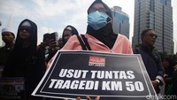 Massa mendesak penuntasan berbagai kasus hukum dalam 10 tahun terakhir dan tangkap fufufafa.