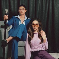 Turut merayakan Halloween 2024, Al Ghazali dan tunangannya, Alyssa Daguise cosplay menjadi pasangan Elvis dan Priscilla Presley. Tampil kompak, keduanya memilih tampil pakai kostum couple. Foto: Instagram/@alyssadaguise