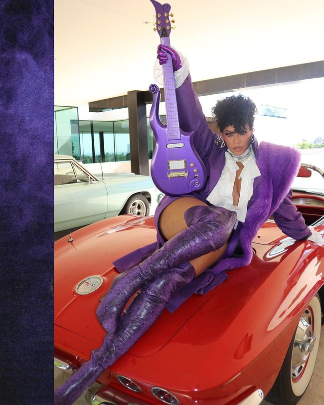 Bentuk penghormatan Beyonce untuk Prince mengingatkan pada kolaborasi fenomenal mereka di panggung Grammy Awards 2004. Mereka melantukan lagu dari hits masing-masing, seperti Purple Rain dan Crazy in Love. (Foto: Instagram/@beyonce)