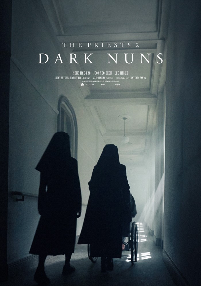 Poster film Dark Nuns diperankan Song Hye Kyo dan Jeon Yeo Been. Film ini akan tayang Januari 2025.