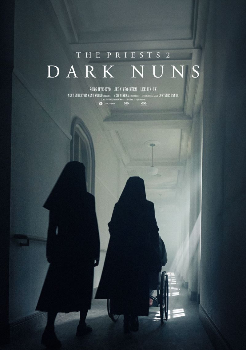 Poster film Dark Nuns diperankan Song Hye Kyo dan Jeon Yeo Been. Film ini akan tayang Januari 2025.