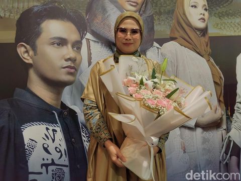 Desainer Nina Septiana mengeluarkan koleksi yang terinspirasi dari kebudayaan Aceh bertajuk Peuhaba.