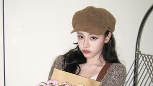 7 Foto Terbaru Dilraba Dilmurat yang Bantah Gosip Hamil dengan Lawan Main