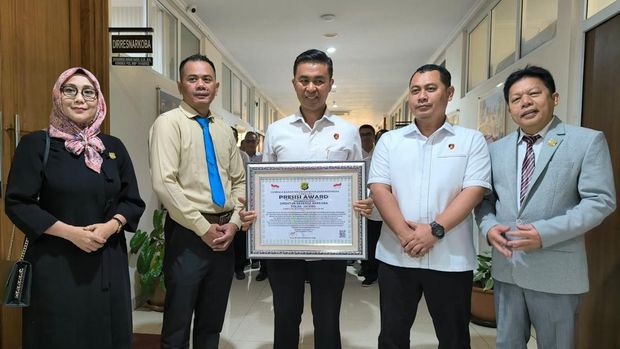 Ditresnarkoba Polda Jateng raih Presisi Award 2024 dari Lemkapi. Penghargaan ini diberikan Senin (4/11/2024).