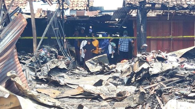 Penampakan lokasi lapak dan los dasaran yang hangus terbakar di Pasar Karanggede Boyolali, Senin (4/11/2024).