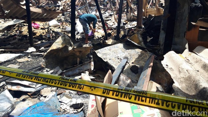 Penampakan lokasi lapak dan los dasaran yang hangus terbakar di Pasar Karanggede Boyolali, Senin (4/11/2024).