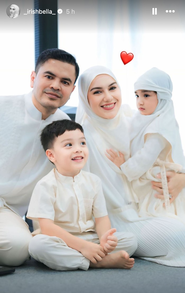 Keluarga Irish Bella saat Tasyakuran Rumah