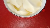 Wedang Ronde JJ kembang Tahun sudah tak asing lagi namanya. Gerai ini punya kembang tahu Rp 10.000 dengan kuah jahe berwarna kuning cerah. Lokasinya ada di Grogol Petamburan, Jakarta Barat. Foto: Instagram / Google Review