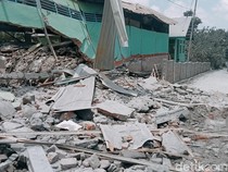 Satu Keluarga Tewas Tertimpa Hujan Batu Saat Erupsi Gunung Lewotobi Laki-laki