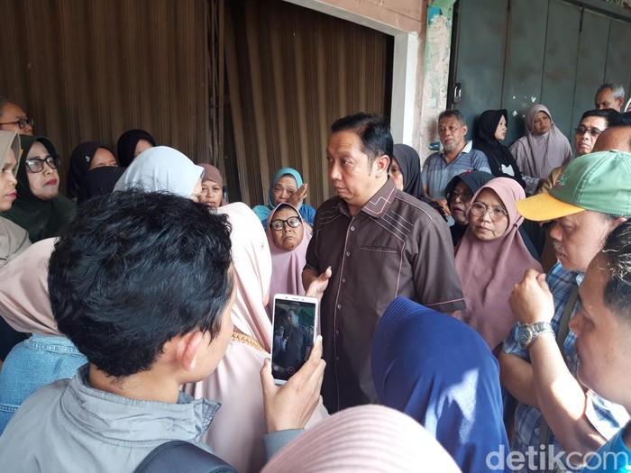 Ketua DPRD Boyolali menemui para pedagang Pasar Karanggede korban kebakaran, Senin (4/11/2024).