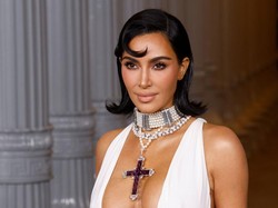 Kalung Salib Putri Diana Dibeli Kim Kardashian Senilai Rp 3 Miliar