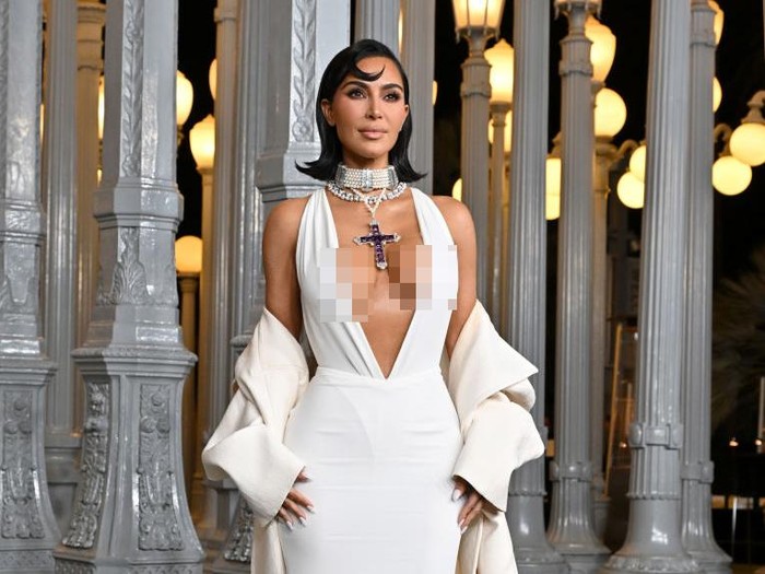 LOS ANGELES, CALIFORNIA - NOVEMBER 02: Kim Kardashian attends the 2024 LACMA Art+Film Gala at Los Angeles County Museum of Art on November 02, 2024 in Los Angeles, California. (Photo by Axelle/Bauer-Griffin/FilmMagic)