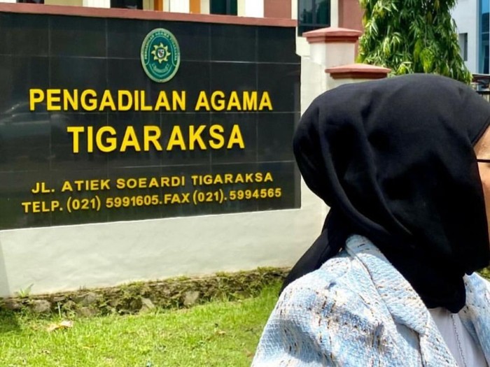 Kisah istri yang mengunggah suaminya selingkuh dengan wanita idaman alin (WIL). Kabar tersebut langsung viral di media sosial.