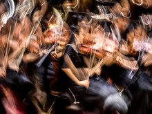 Menikmati Konser Light Ministry Orchestra Menikmati Konser Light Ministry Orchestra