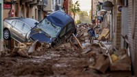 Sedikitnya 211 korban yang meninggal dalam bencana banjir besar di Provinsi Valencia, Spanyol timur, telah berhasil dievakuasi sementara sejumlah kawasan yang terdampak bencana masih terisolasi akibat reruntuhan hanyut. (AP Photo/Manu Fernandez)