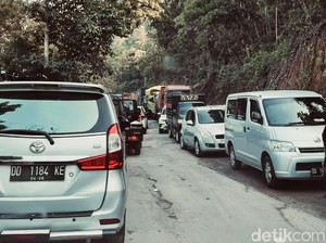 Jalan Poros Maros-Bone di Tompo Ladang Dibuka, Kendaraan Antre 1,5 Km