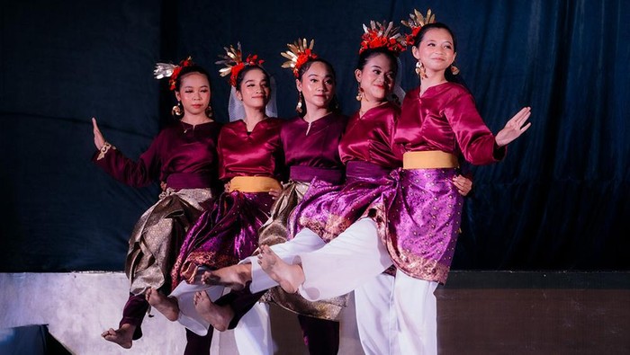 Sanggar Seni Pelita Budaya menggelar pertunjukan megah berlatar sejarah Kepulauan Bangka Belitung. Pertunjukan ini merupakan titik perjalanan kedua dari persembahan karya 10 besar sanggar program #GIK1Dekade.