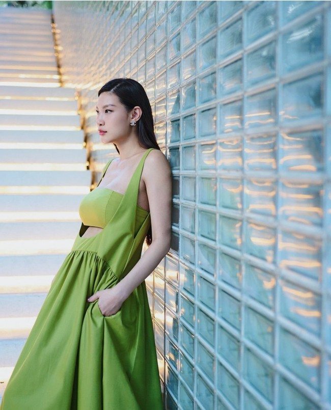 Melalui akun Instagram pribadinya Patricia membagikan foto-fotonya kini. Dari salah satu unggahannya terlihat wanita yang akrab disapa Patgouw itu memamerkan gayanya yang stylish. Di keterangan unggahan Patgouw juga menulis jika foto tersebut diambil 1 bulan setelah dirinya melahirkan. Foto: Instagram/@patriciagouw