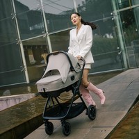 Patgouw sendiri sebelumnya baru membagikan kabar bahagia kelahiran putrinya setelah putrinya tersebut berusia 1 bulan. Hal tersebut diungkapkan Patgouw dalam keterangan unggahannya pada 28 September lalu. Foto: Instagram/@patriciagouw