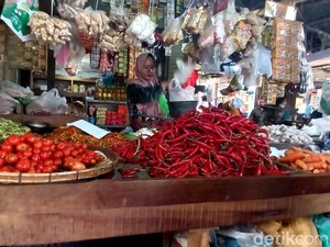 Harga Anjlok, Stok Cabai Besar di Pasar Tradisional Pasuruan Melimpah