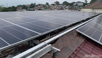 Askar menyebut penggunaan PLTS Atap mampu menekan biaya operasional dan turut mendukung transisi energi bersih.  